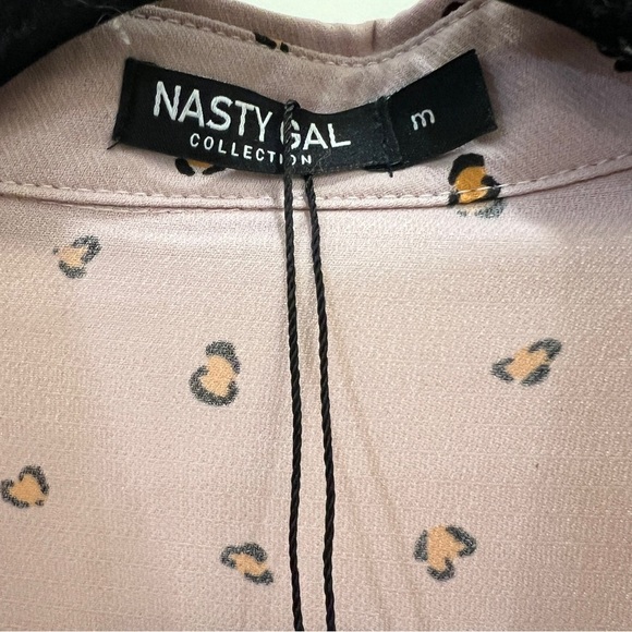 Nasty gal Dainty Leopard Oversized Button Up Shirt size medium - Picture 4 of 6